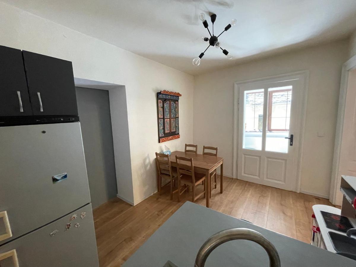Central Retro Apartment Sibiu Ngoại thất bức ảnh